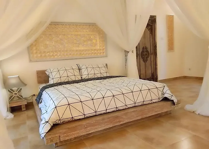 The Kayu Manis Villa Lovina (Bali)