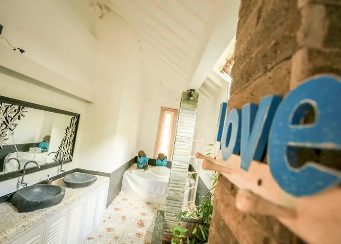 Villa The Kayu Manis Lovina (Bali)